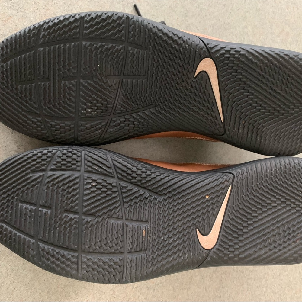 Nike Tiempo Men's Black and Tan Athletic Shoes - Picture 5 of 5